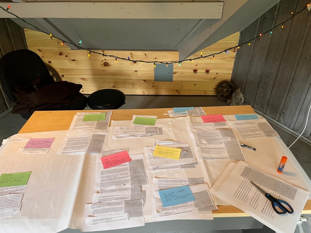 Photo credit: Astrida
Cue cards being used to help with writing and structuring