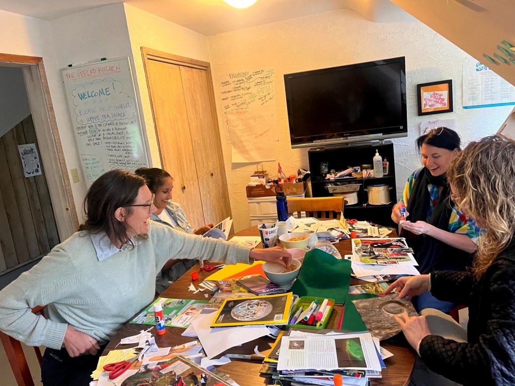 Photo Credit: Astrida.
Speed collaging around the kitchen table at FEELed Lab
